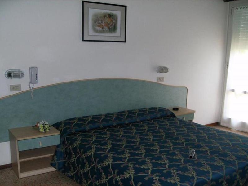 ECF22E0381D987AD633FE4F1D9DF5329