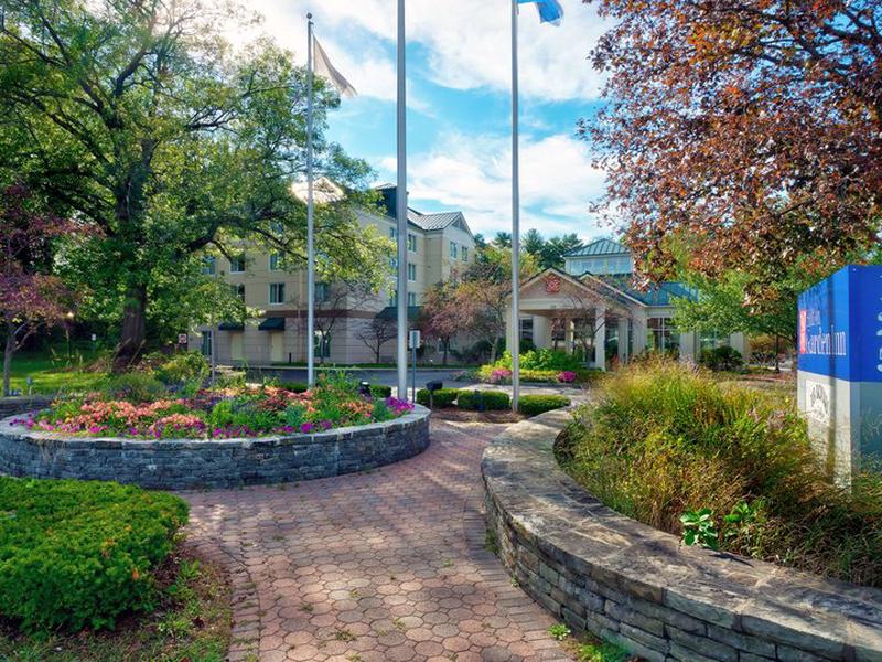 33C40136DF2AD8B2687ED504A7EABFA2