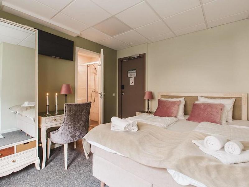 213DE9B8F4AE4E067B15B52A5A5924C5