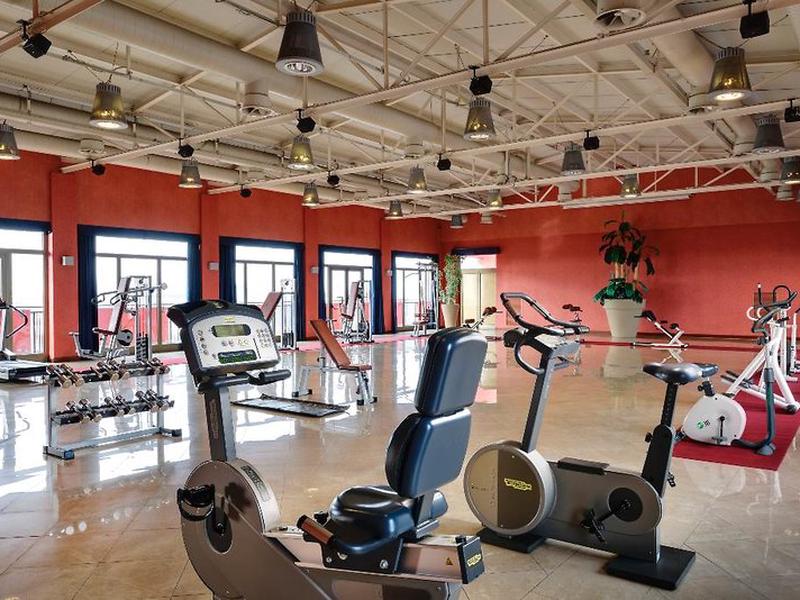 CB39D052CCFCB3C1FFC6EAC52B3CFBE4