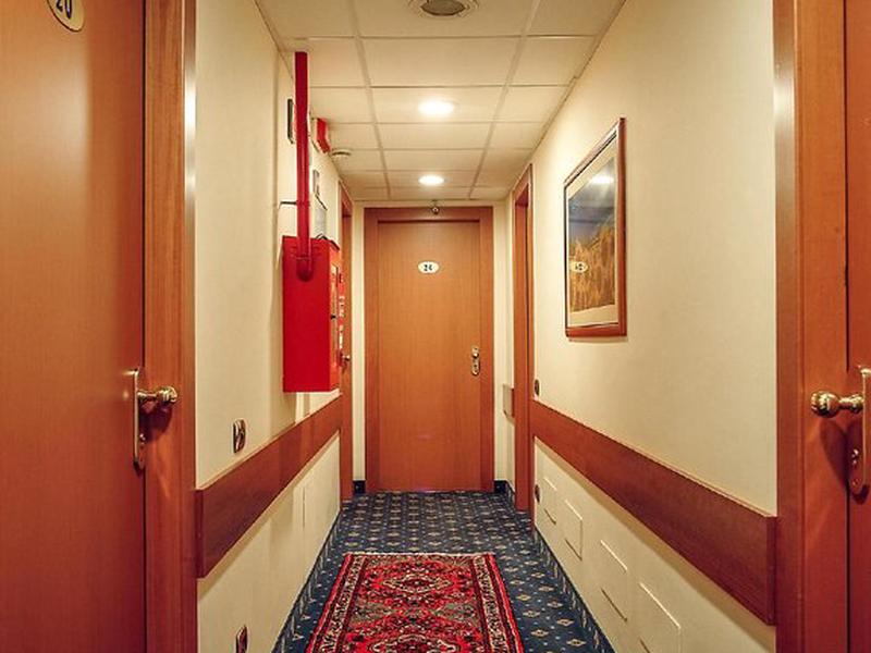 86FC919AE2B5CE4CA77A28DA073F7216