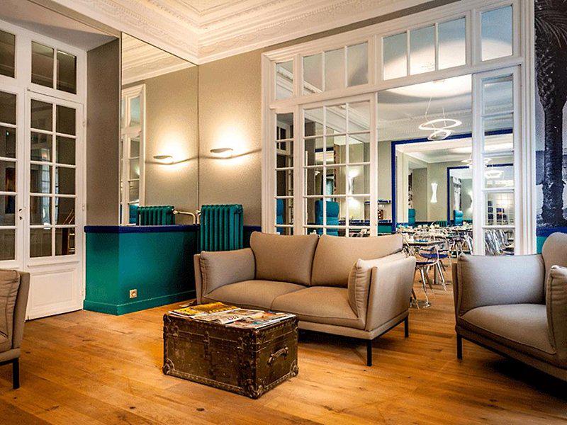 D62339EFD2D6B47A4417E7F8672227F8