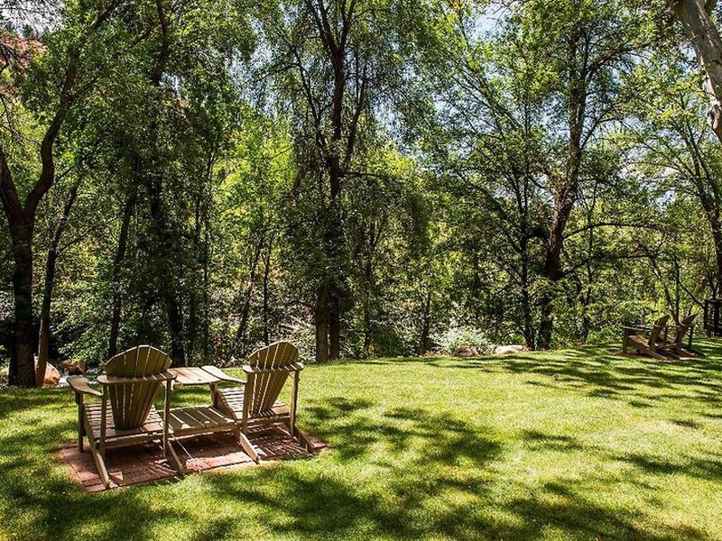 82E08B0BF4F8224CCC9CFF5A49E93F28