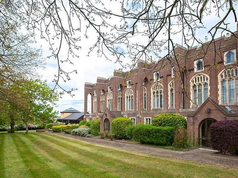 77CCEDF95663FE833941FE2E09DFBBA5