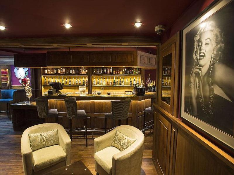 FFC63819FD448AAEED4D70E0F4A37915