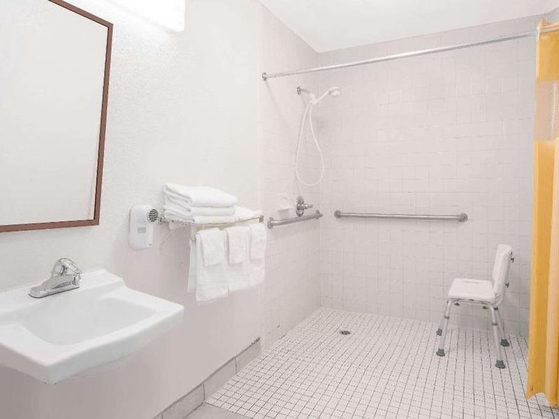 B111DE67D45D2BC1072F67EB46F4CEA0