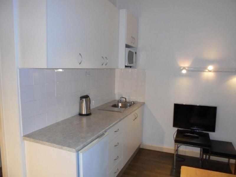 53B5E7B935F3D0EB8A5930C8873A979D