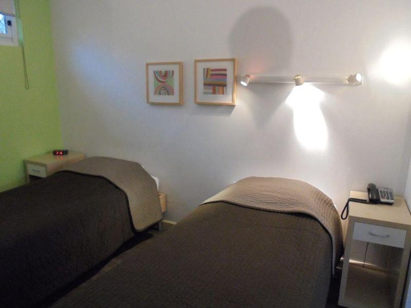 40504F9B7C5643FF17B6BC1BB302302F