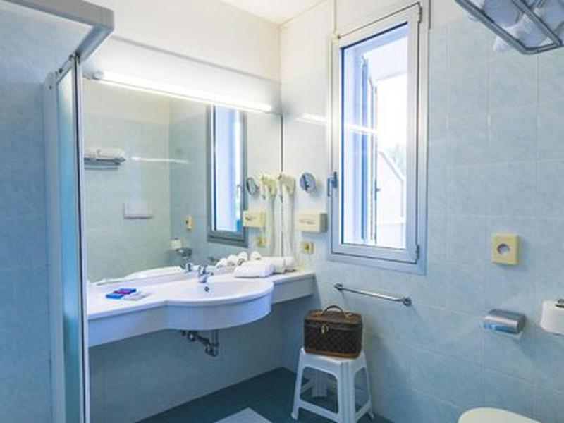 BDB026B274F3A2FBB92F7E7588EDEE8C