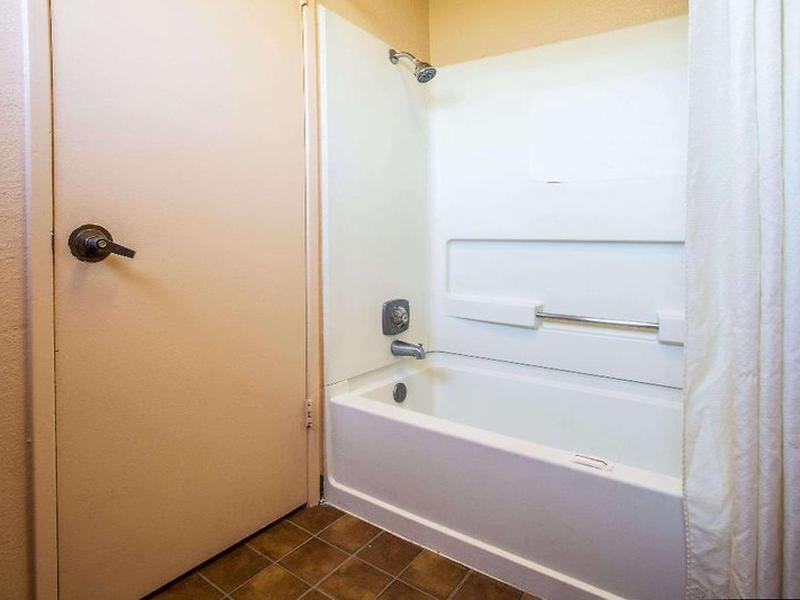 00E6BB44ED378FA1AB25627EF96C959A