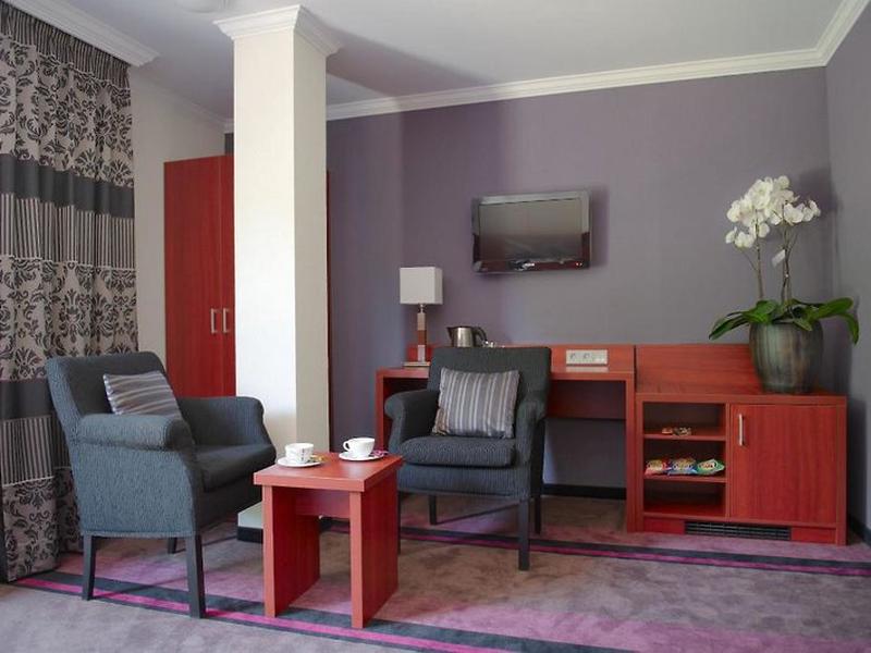 81A2500AD697702DC90011FACC4B4F56