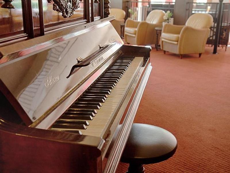 063A585866F92E09E43C1E7BBBD4308F