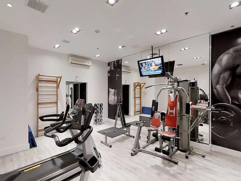 99AC519EF421543CDB686B6AC986AA1A