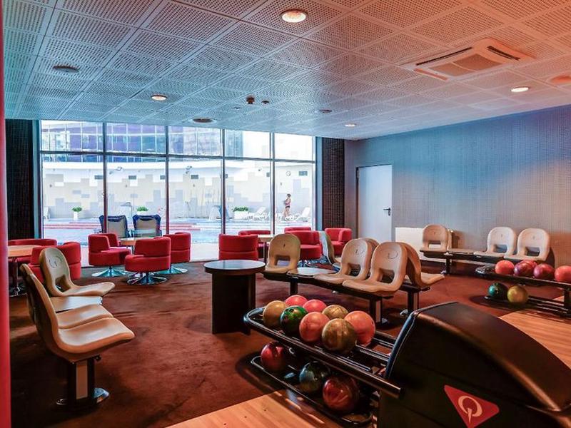 810E4F60209D4E7483B58C3A12DA0221