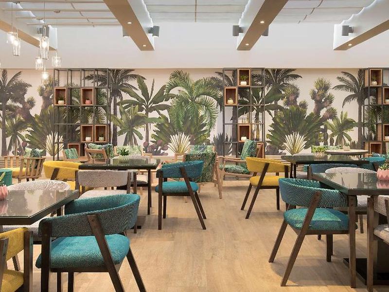 EE56E365C5486818C0E158B4B2586007