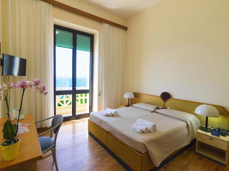 7803ECD0376EB619C1A6D90340AF57F6