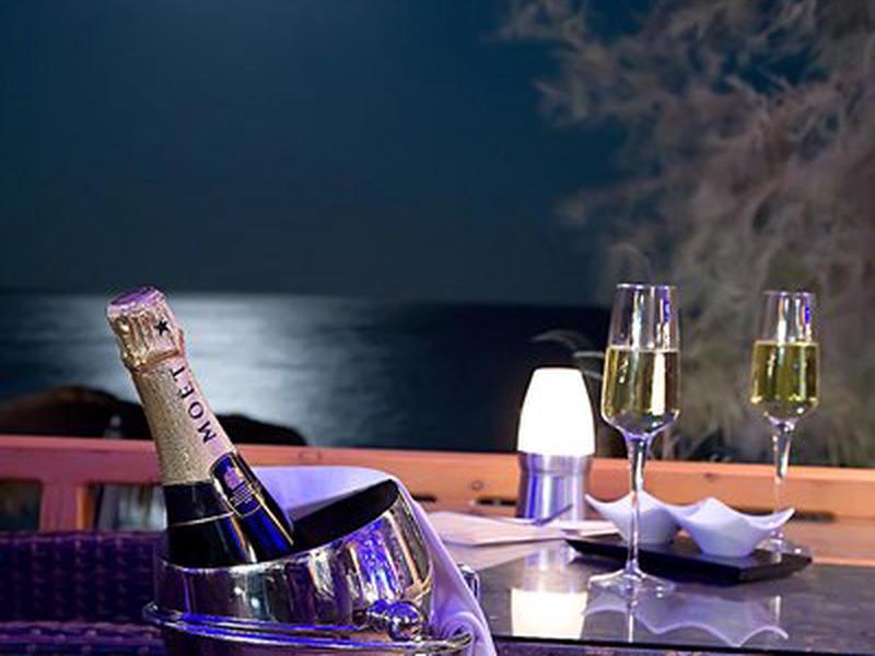 305EC1B16E99BD1BD5DB847C0CBADF09