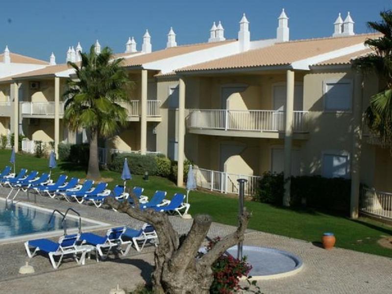 3533B4AED84D0A63920DF5C785B257A2