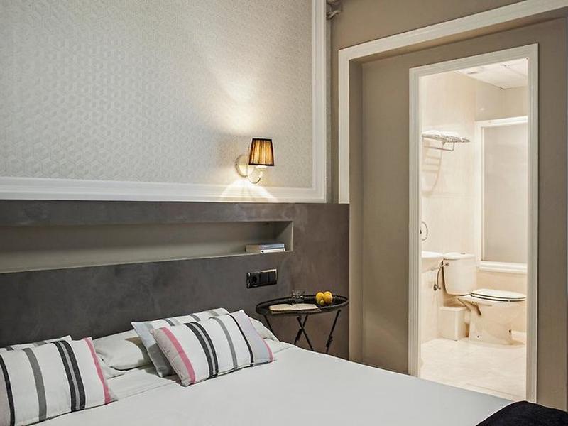 0B0498D0B84AAF145E9A47B76ECDBDF3