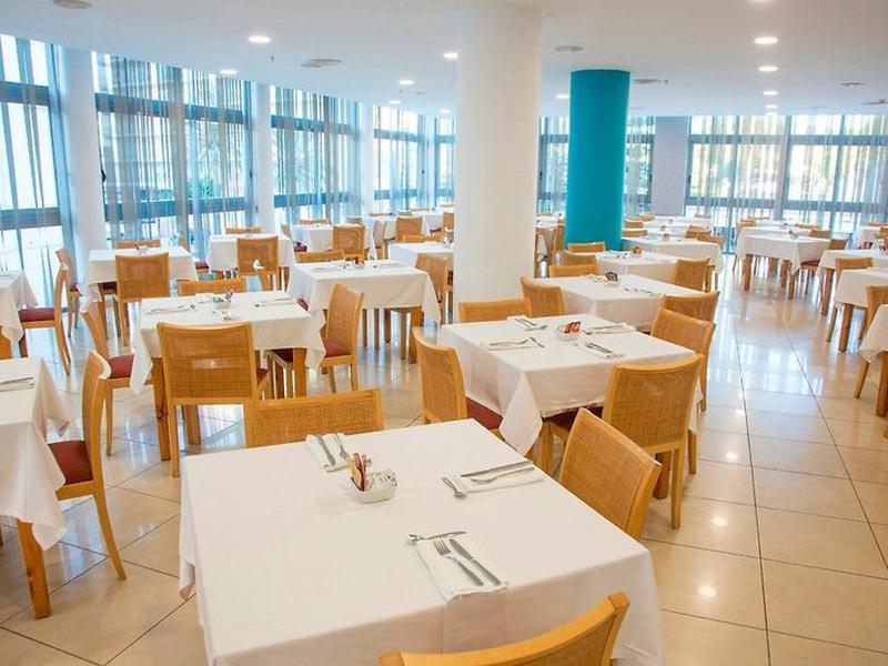 AA78CCF2226D28408D32EDBAEA0FBE48