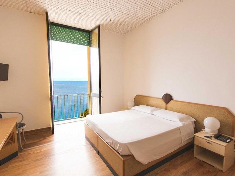 E42E971A46D09D18E8874B66045F87CF