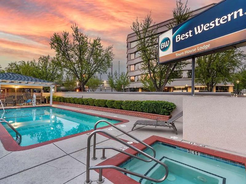 8927ABD2793C7F9A0F5B00511FC6912E