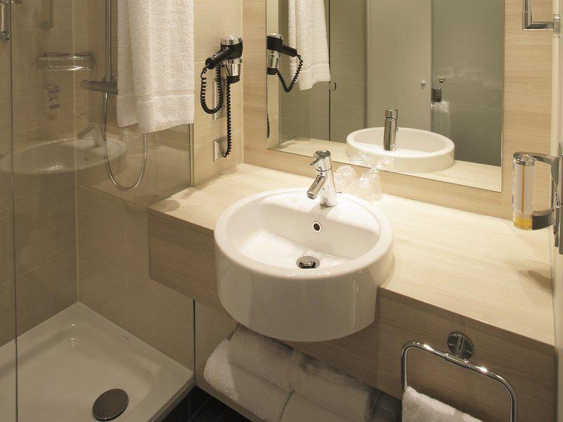 E24098CC33576AEF6767D399B6ECFC3B