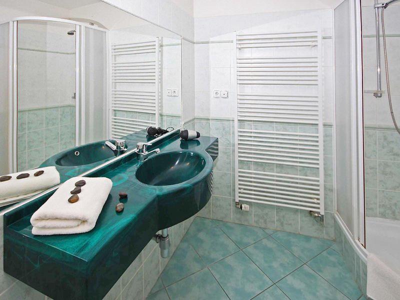 F9A5E56161E6624CB240336057EBB830