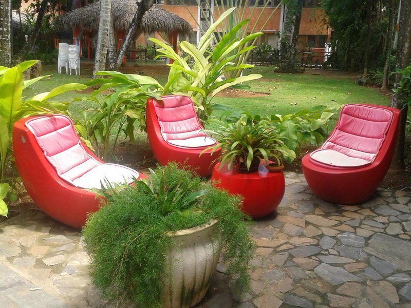 589209BAE9F8DED8A1AD358C65575979