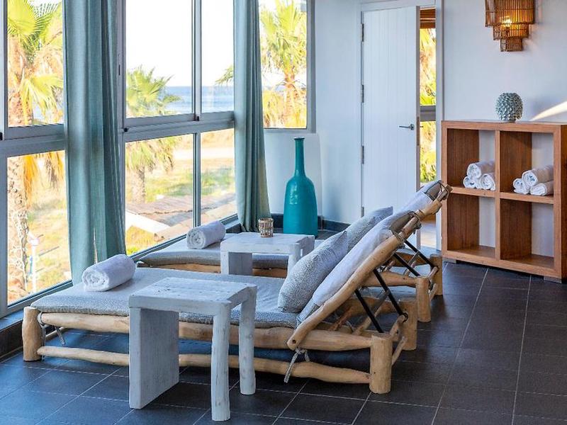 4DE445FB9836AC1DA458A2EED6AEBE3E