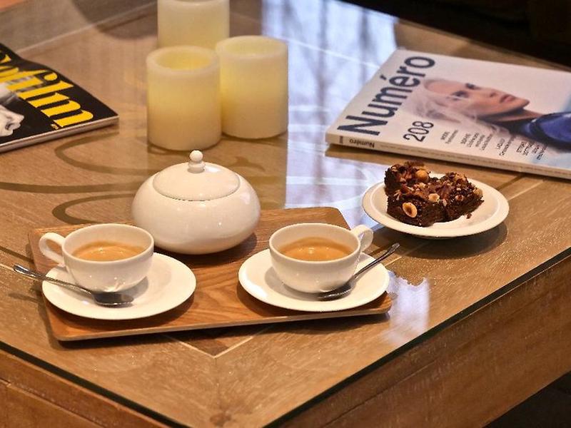 DF76B7C00CE0D449EAB711A5BA3A140B