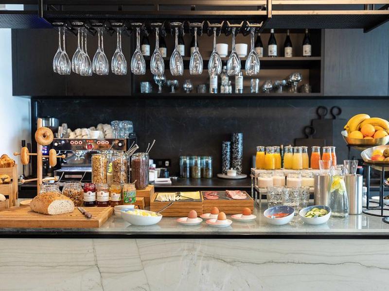 83E05FE88128444D93C88B75D458E093