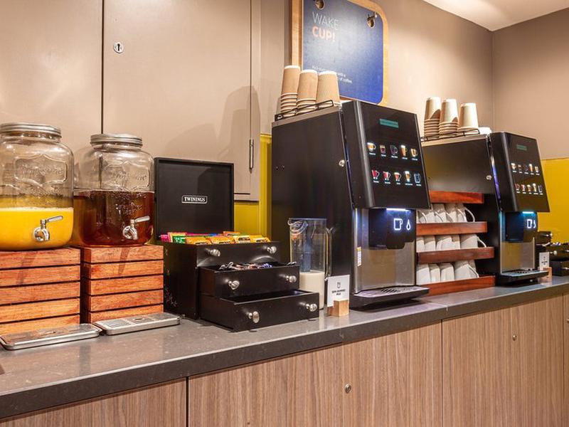 F894FD78053D078E512403775C116711