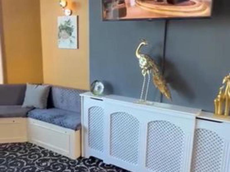 5EEBCE5084E9517634AED9495E92689F