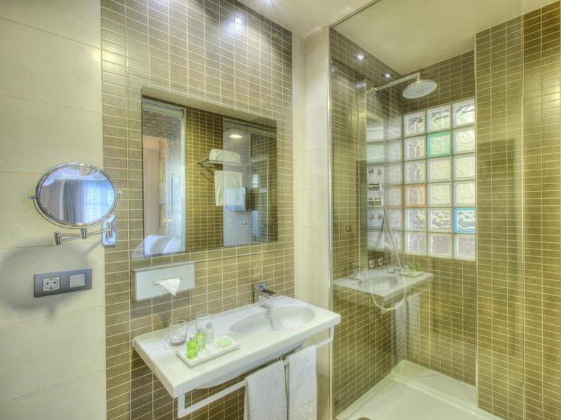 F46C9B6D93B20B438383E86B4E399DC6