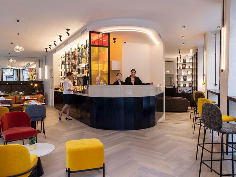 EE8AB3C5E7ABB2FC0B70F7A011F247AC