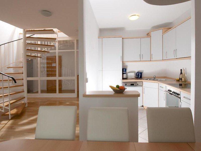 FDC0AEAA510949C54B1D5B06BB74BA75