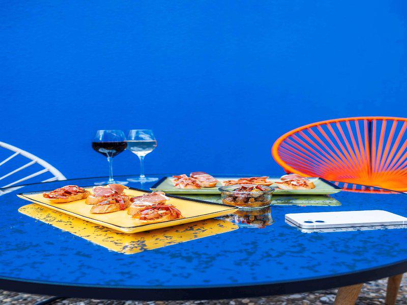 E8A9511E153E2B9EC9672462DA8F7DA6