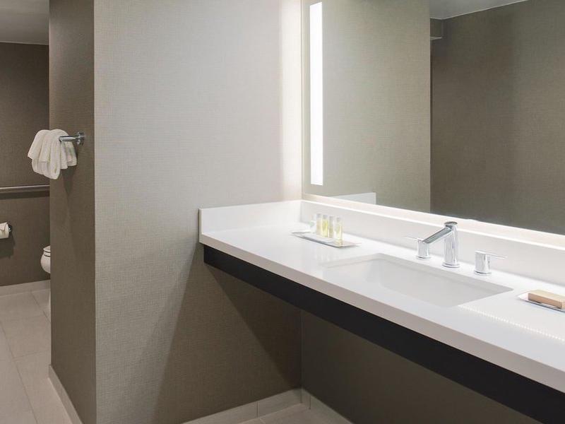 1E7013A6B63144239219CC2B9F5CF086