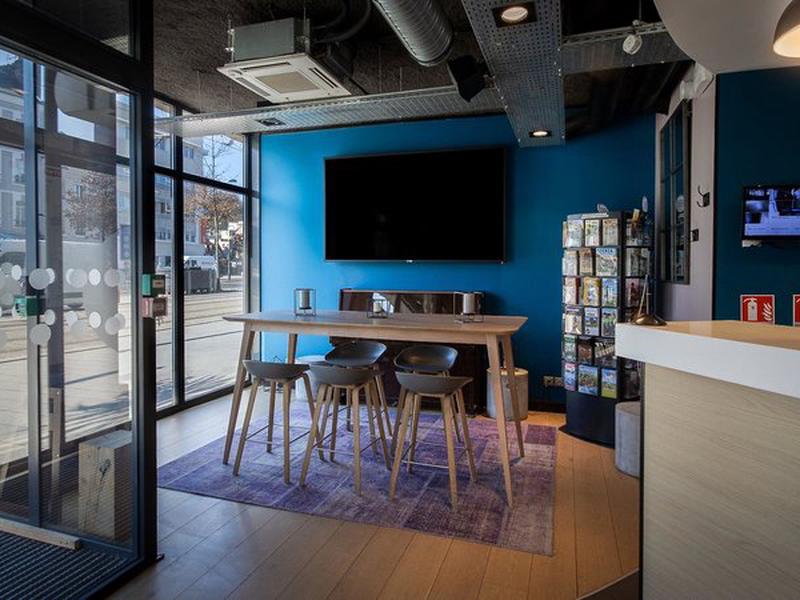 12F06B8AB2D43BE59ED709B9791BCBE8