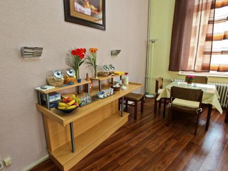 EF844324633D6F99AC6BD7A209E52F15