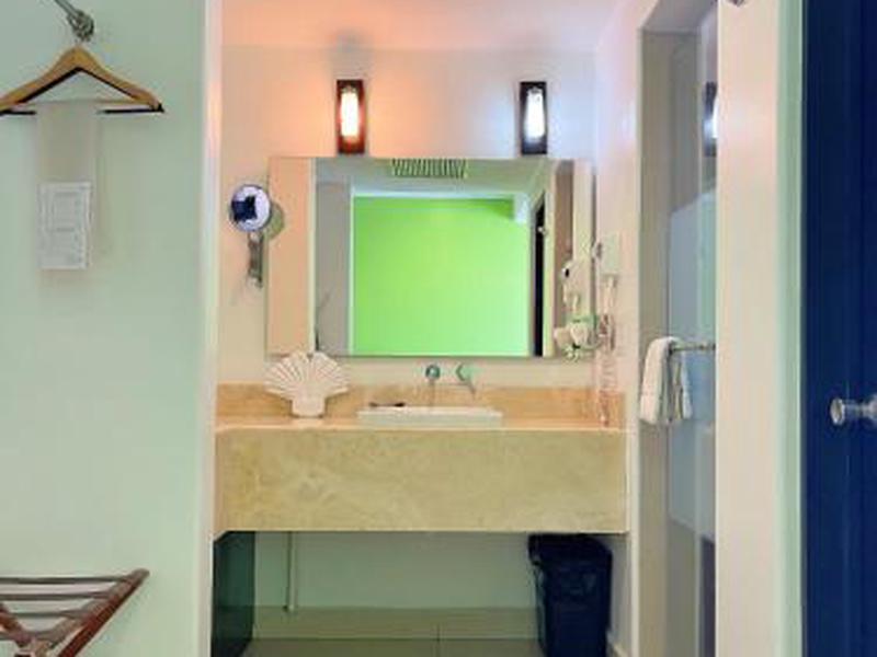 E6EAF6AA3D5787E6C09BEF3A7282509E