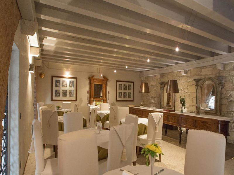 D8A1974F92E3F80EF16758748F9E3C4B