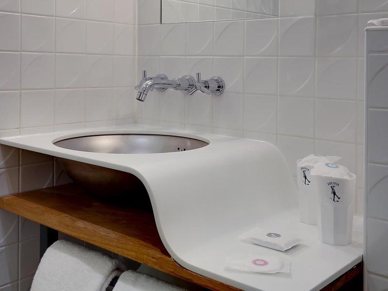 4C21A545FECA1386D2E02B268FAC310F