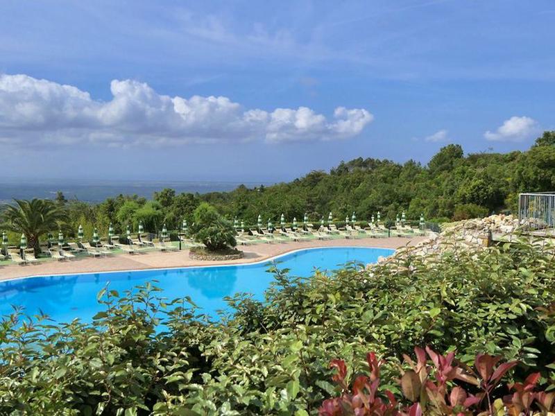 0D4C8D39F9DB96C99E00EDF679F15DF4