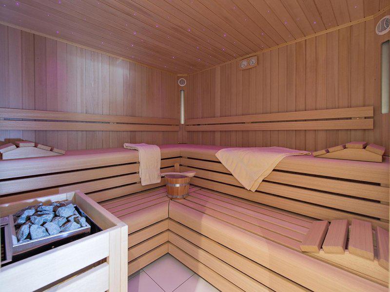 EABA18406580704ADA3751343743EED8