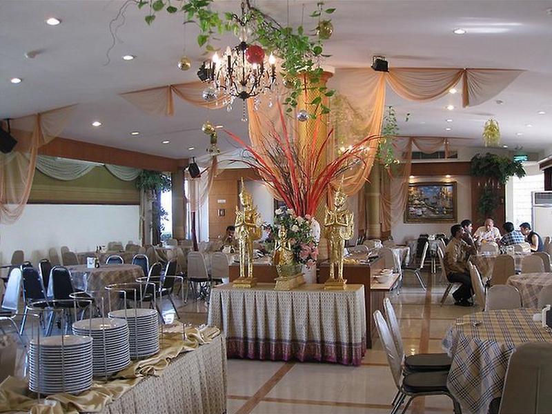 226DA2335D938090CD203C3640F5D1B3