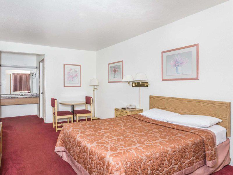 9E6D6AADF75762364FAA1803BAAB3FDE