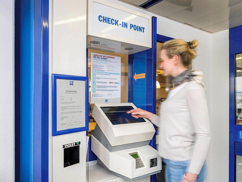 8697ACC62358966923D2469FE653A243