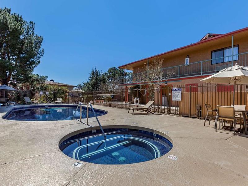 84998B342487D844B97ACCC6556CDC9C